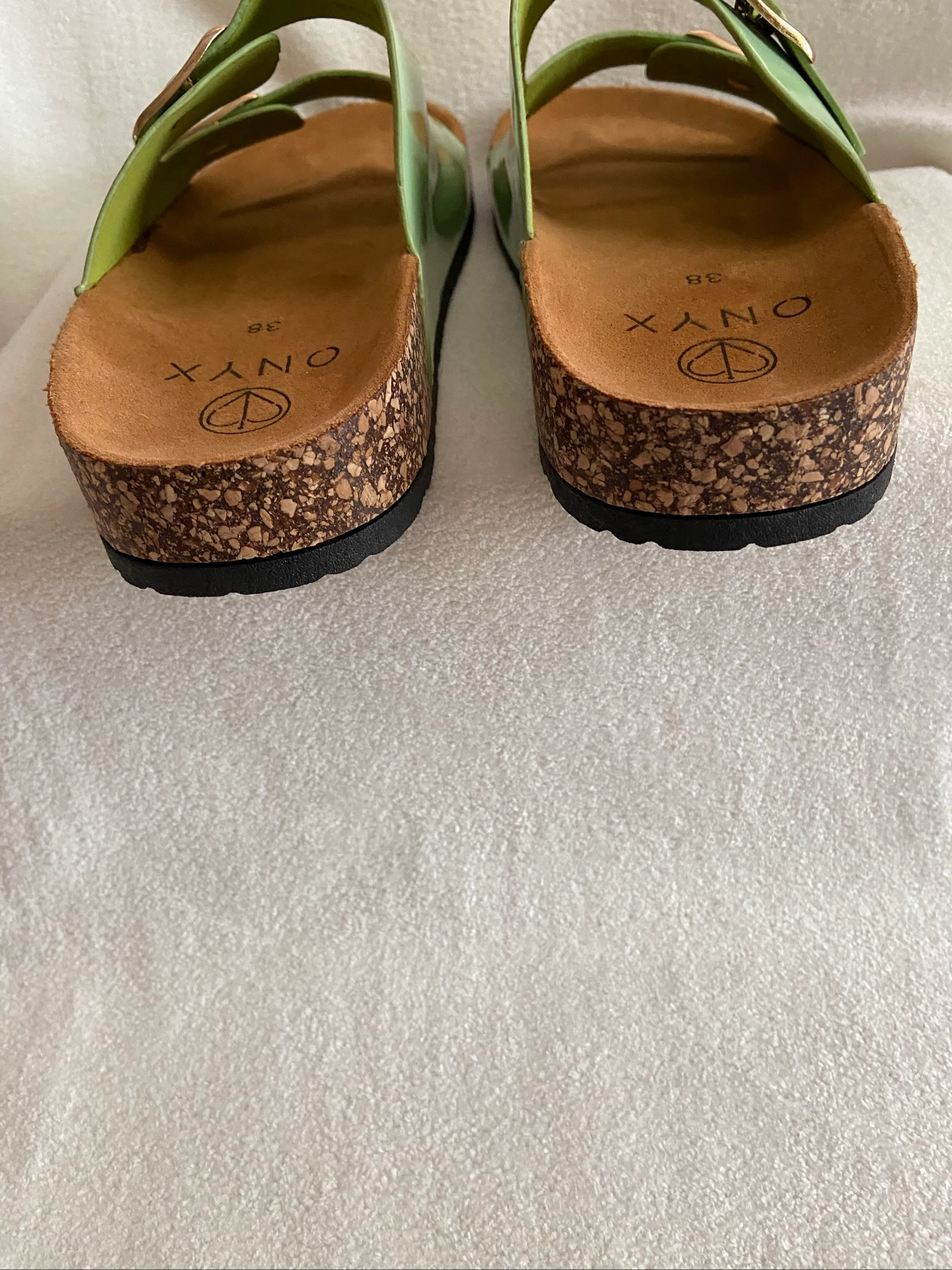 Sandália de verão aberta muito bonita•duas tiras ajustáveis na parte superior•verde amêndoa•38•ONYX – photo 5